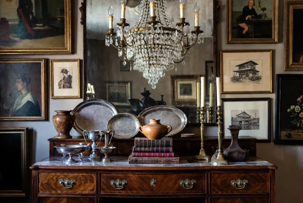 Layer Antique Vintage Finds