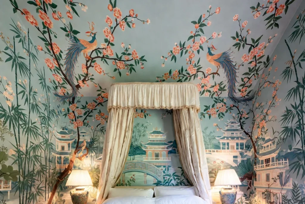 Chinoiserie Wallpaper Designs for Exotic Boudoir Luxury