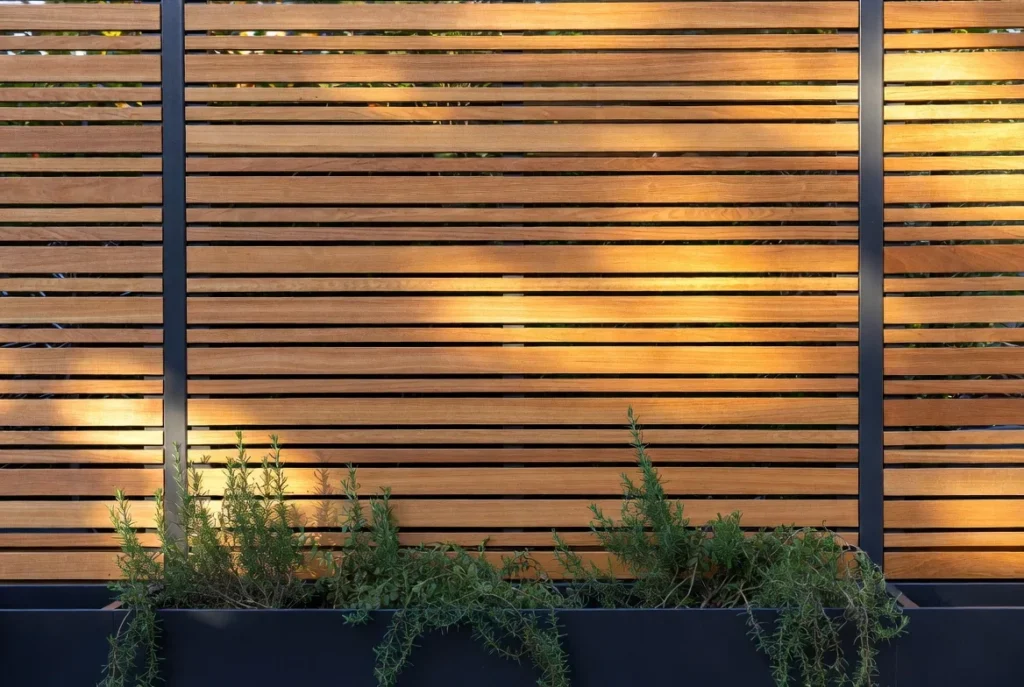 Horizontal Wood Privacy Walls for Warm Contemporary Style