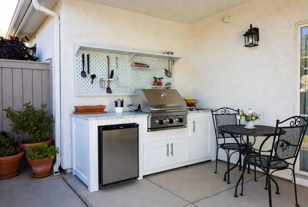 Small Outdoor Kitchen Ideas That Maximize Every Inch