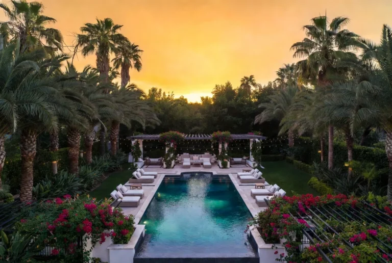 Backyard Pool Landscaping Ideas: 11 Stunning Designs for a Luxury Outdoor Space